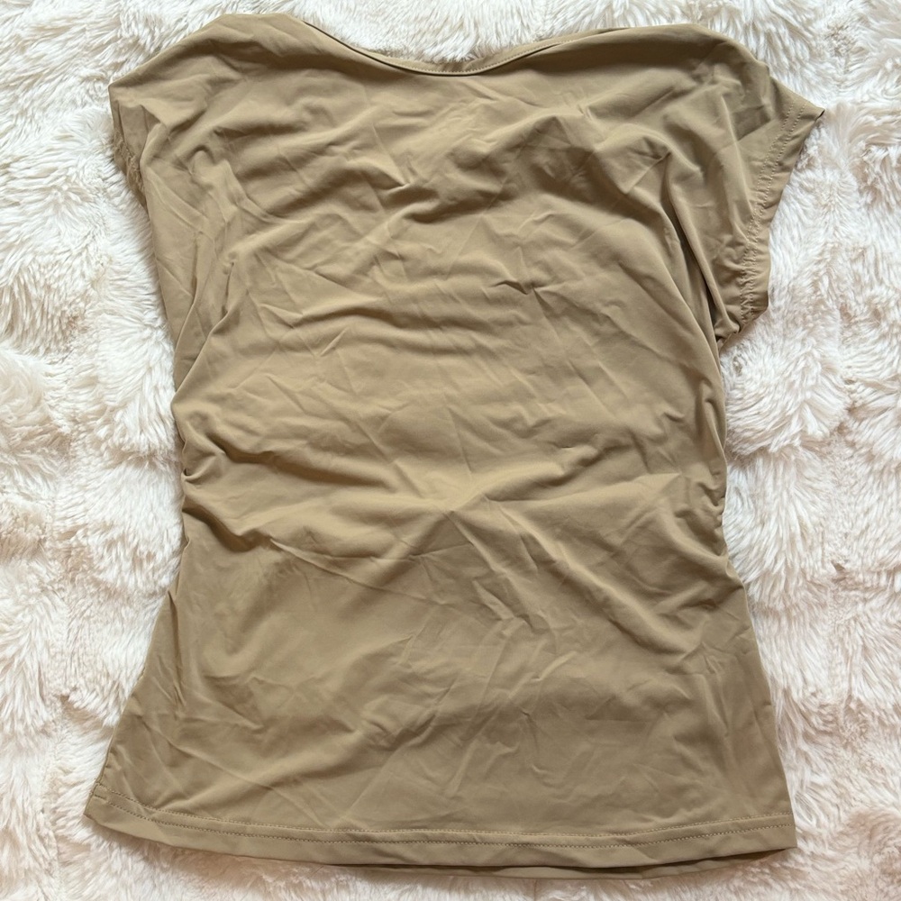 SOLD Backless beige tee - Picture 2 of 3